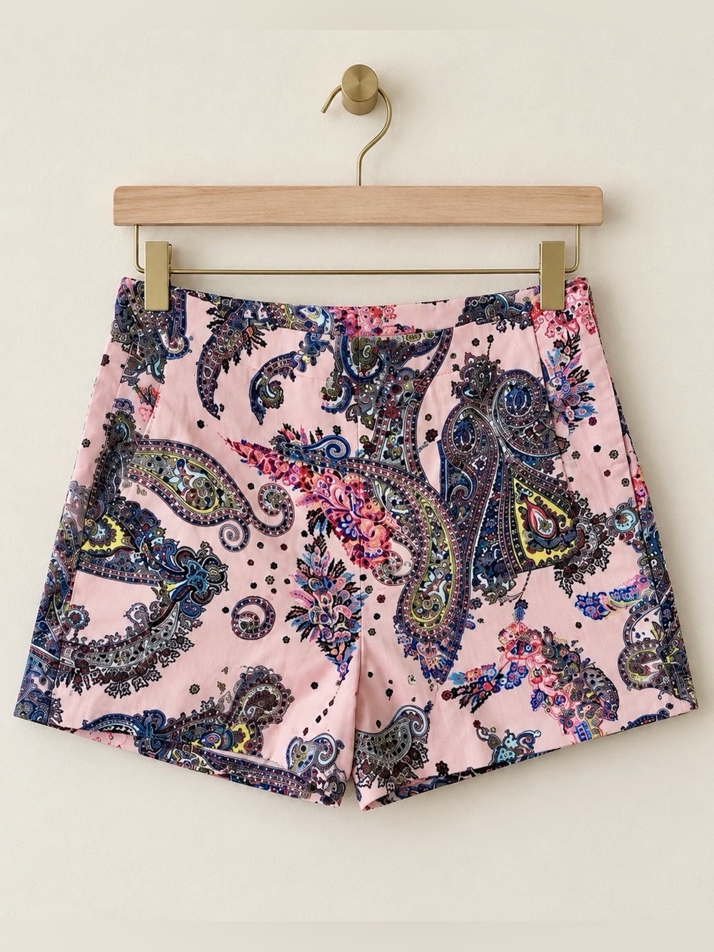 Express Women’s Pink Paisley Chino Shorts Size 10 (Retail $59)